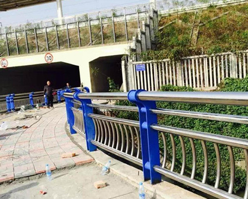 防撞护栏